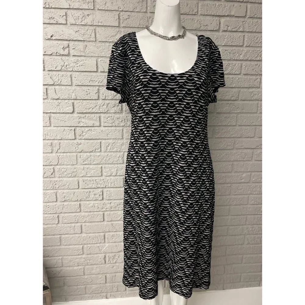 Connected Apparel Short Sleeve Textured Shift Dress Size 14 NWT